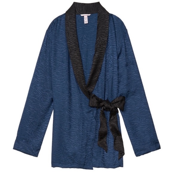 Victoria's Secret Other - Victoria’s Secret Zebra print kimono